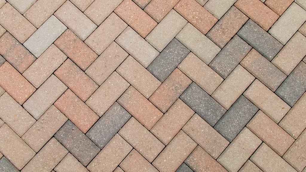 herringbone prick paver design